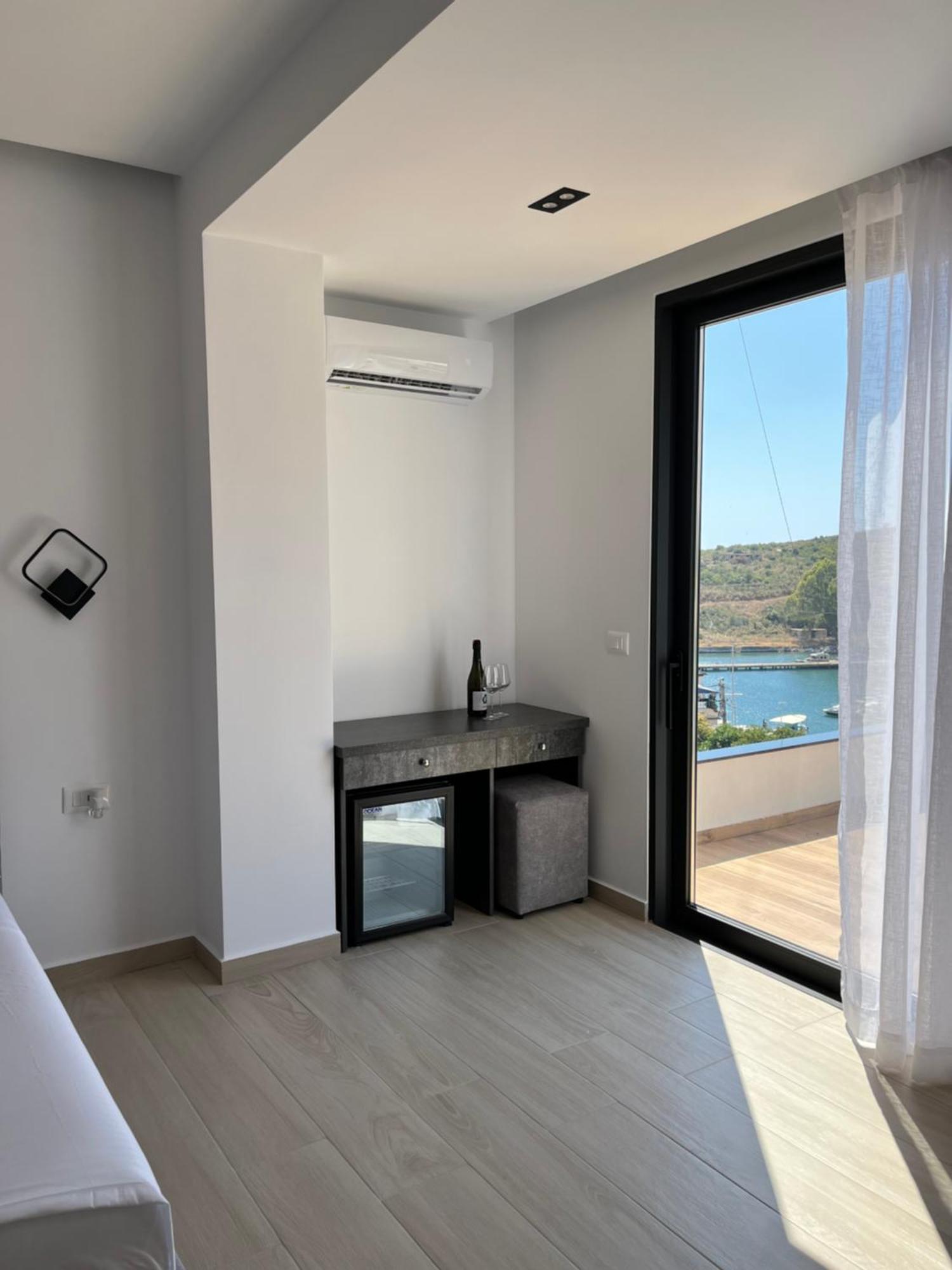 Del Mare Otel Saranda Dış mekan fotoğraf
